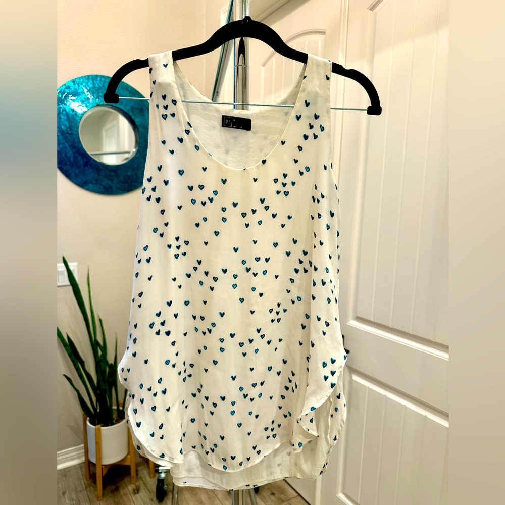Gap sleeveless blouse